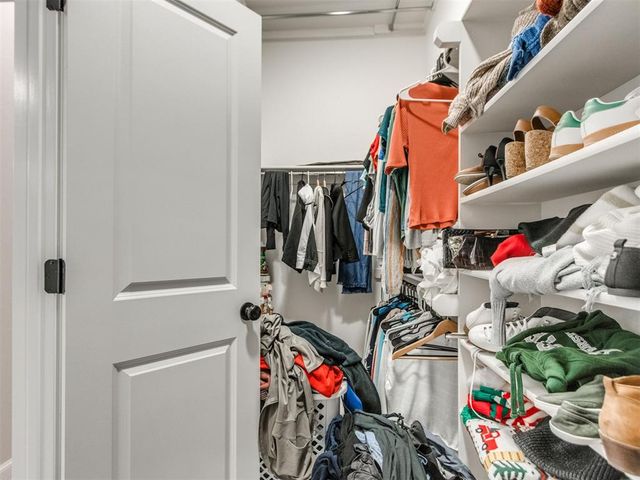 10516 NW 33rd Place, Yukon, OK 73099