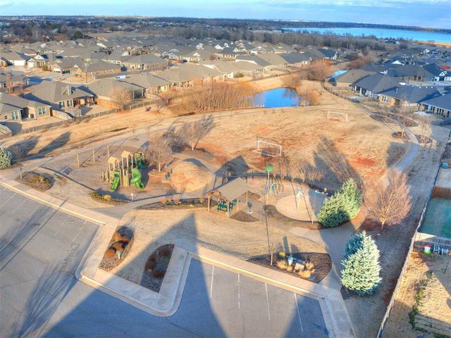 10516 NW 33rd Place, Yukon, OK 73099