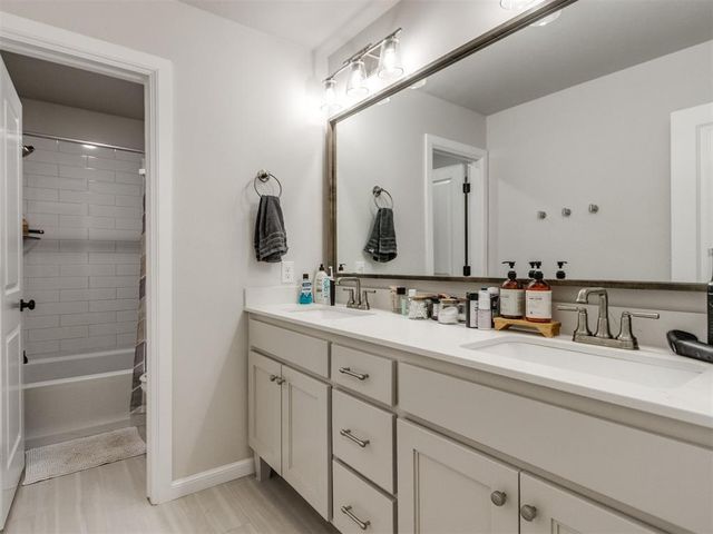 10516 NW 33rd Place, Yukon, OK 73099