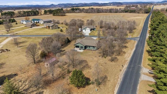 W25573 Timothy LANE, Trempealeau, WI 54661