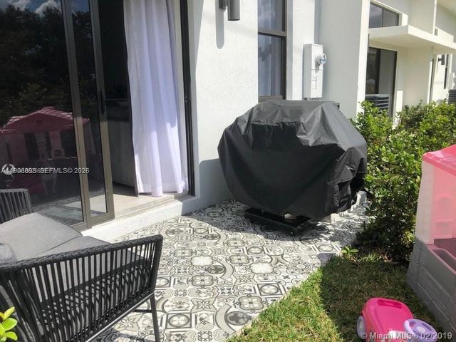 4500 NW 8th Place, Plantation, FL 33317