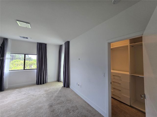 4500 NW 8th Place, Plantation, FL 33317