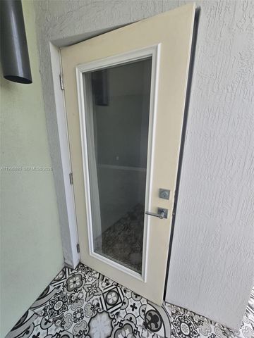 4500 NW 8th Place, Plantation, FL 33317