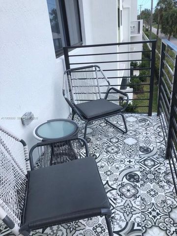 4500 NW 8th Place, Plantation, FL 33317