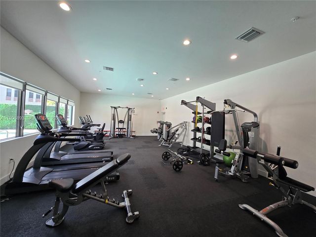 4500 NW 8th Place, Plantation, FL 33317