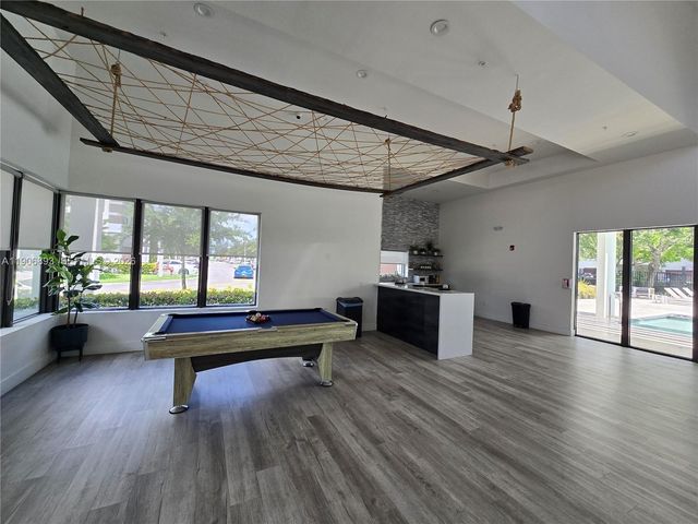 4500 NW 8th Place, Plantation, FL 33317