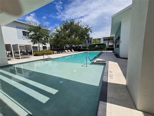 4500 NW 8th Place, Plantation, FL 33317