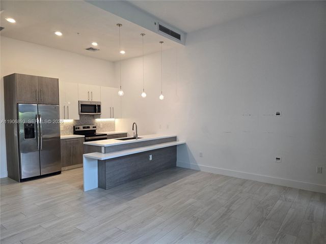 4500 NW 8th Place, Plantation, FL 33317