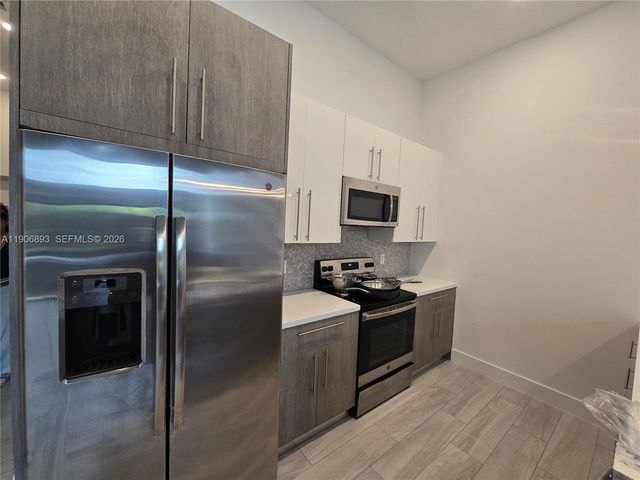 4500 NW 8th Place, Plantation, FL 33317