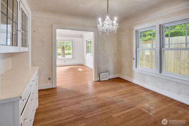 1918 N 115th Street, Seattle, WA 98133