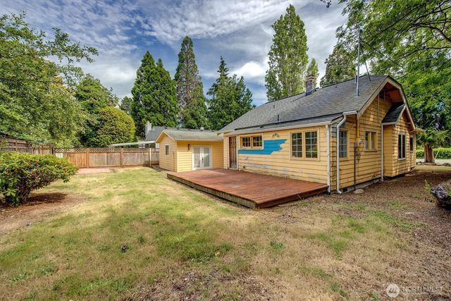 1918 N 115th Street, Seattle, WA 98133