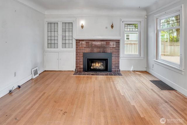 1918 N 115th Street, Seattle, WA 98133