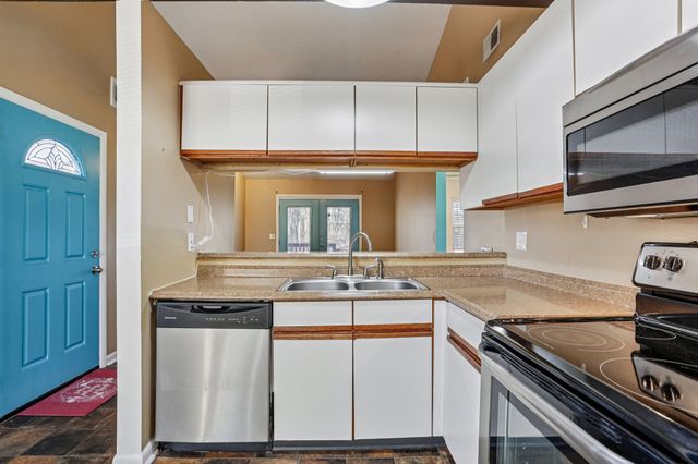 4614 Woodside Dr, Old Hickory, TN 37138