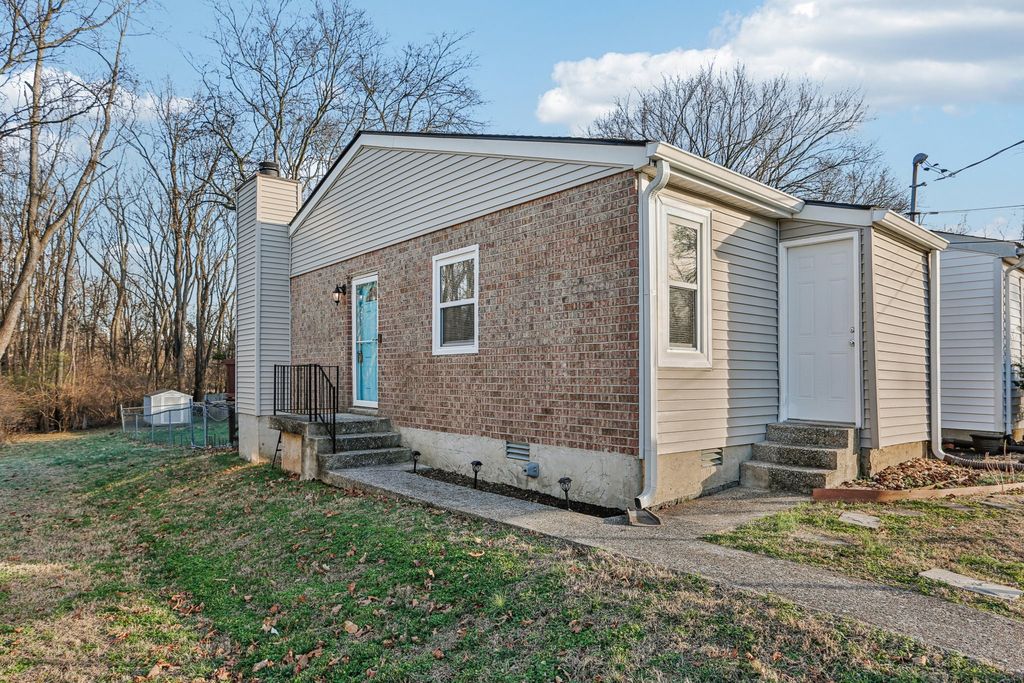 4614 Woodside Dr, Old Hickory, TN 37138