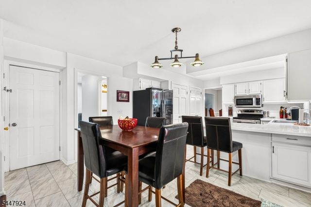 954 Iron Bridge Rd, Bethlehem Twp., NJ 08802