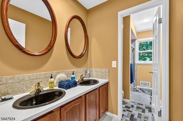 954 Iron Bridge Rd, Bethlehem Twp., NJ 08802