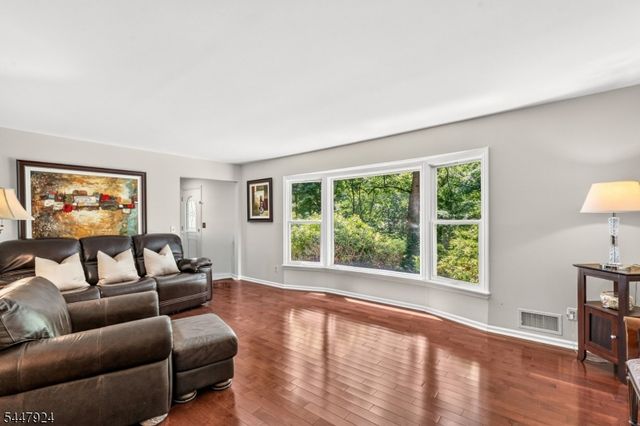 954 Iron Bridge Rd, Bethlehem Twp., NJ 08802