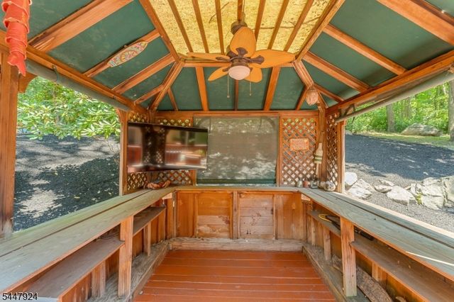 954 Iron Bridge Rd, Bethlehem Twp., NJ 08802