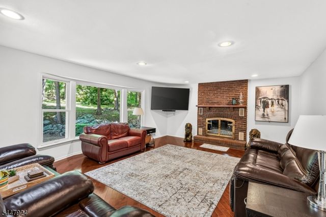 954 Iron Bridge Rd, Bethlehem Twp., NJ 08802
