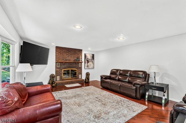 954 Iron Bridge Rd, Bethlehem Twp., NJ 08802
