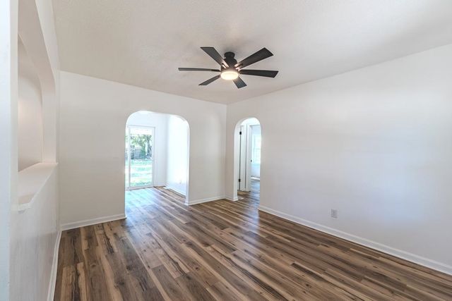 144 Colorado, Wichita, KS 67209