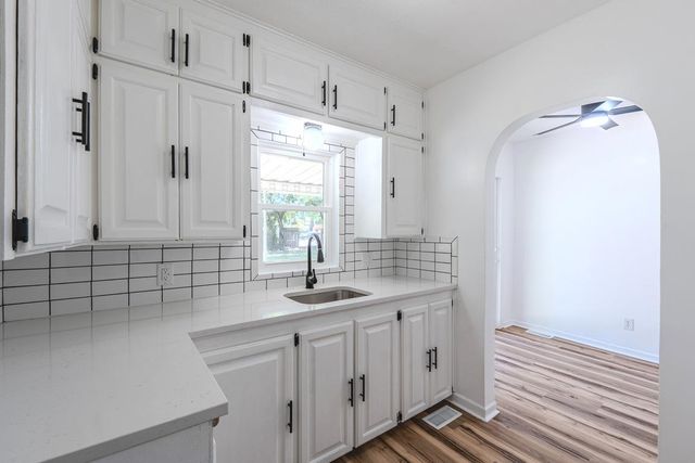 144 Colorado, Wichita, KS 67209