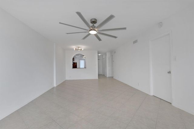 750 N Ocean Boulevard 1904, Pompano Beach, FL 33062