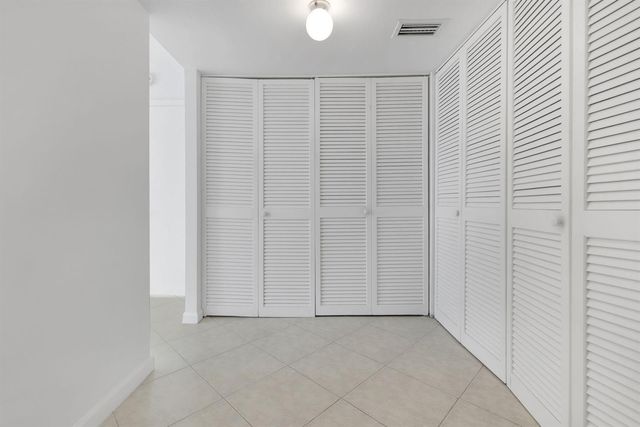 750 N Ocean Boulevard 1904, Pompano Beach, FL 33062