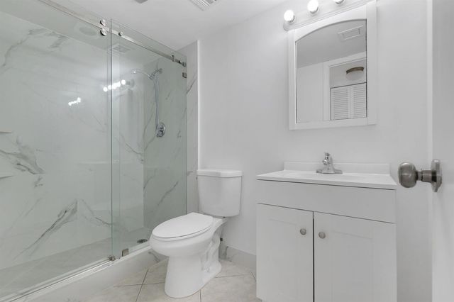 750 N Ocean Boulevard 1904, Pompano Beach, FL 33062