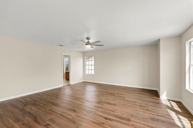 671 Northwest Crossing DR, New Braunfels, TX 78130