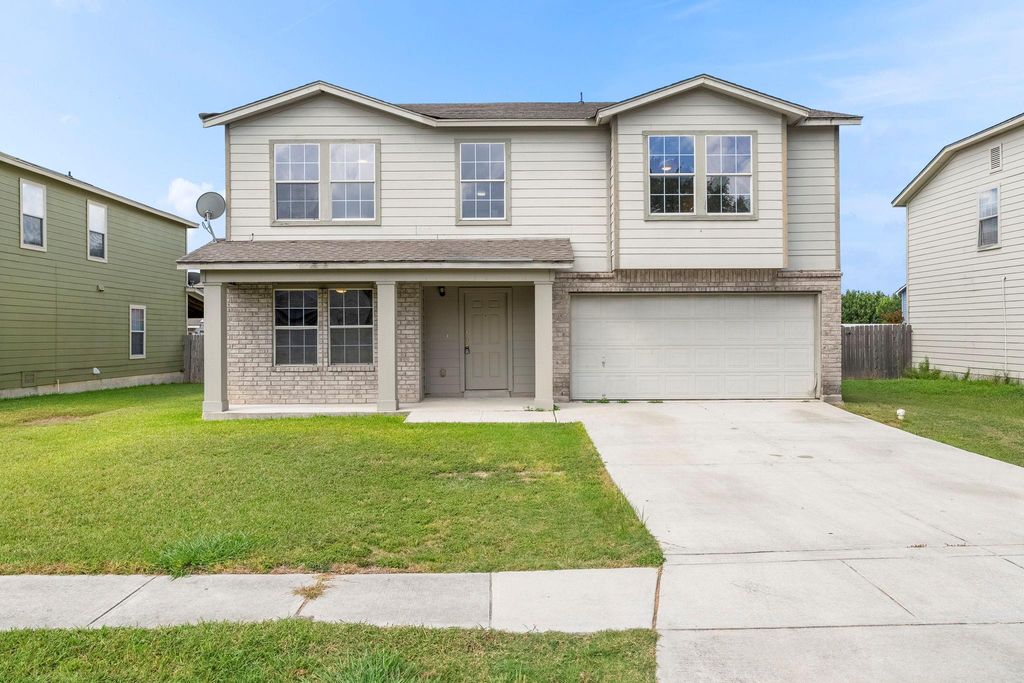 671 Northwest Crossing DR, New Braunfels, TX 78130