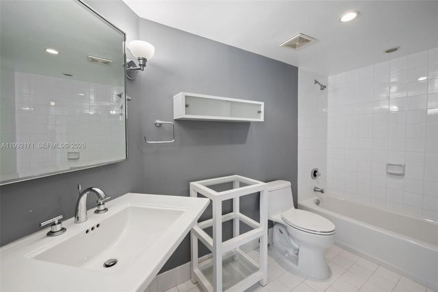 1900 Sunset Harbour Dr 2303, Miami Beach, FL 33139