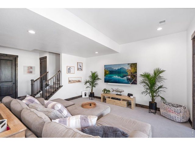 2922 Lake Verna Dr, Loveland, CO 80538