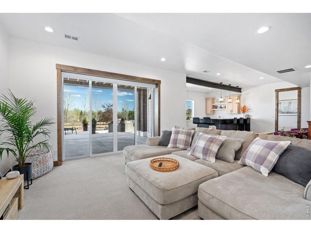 2922 Lake Verna Dr, Loveland, CO 80538
