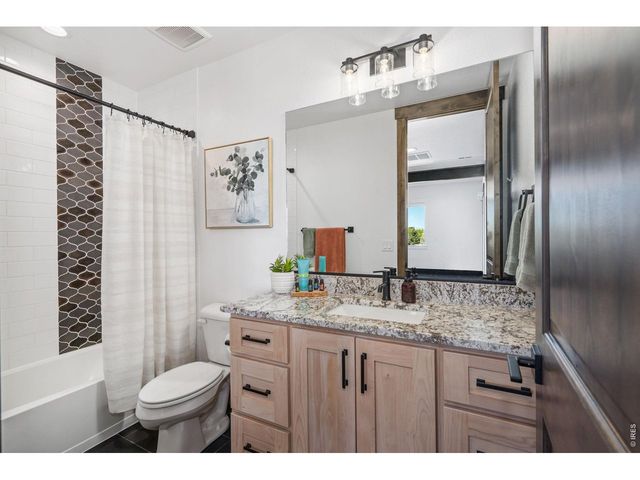 2922 Lake Verna Dr, Loveland, CO 80538
