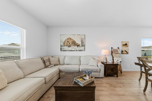 2205 Zeva Cir, Columbia, TN 38401