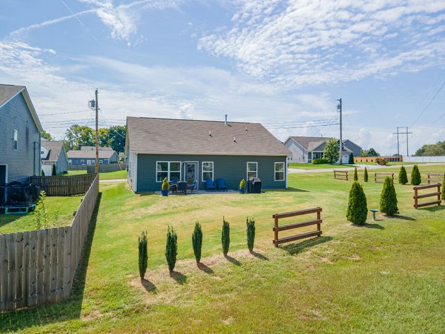 2205 Zeva Cir, Columbia, TN 38401
