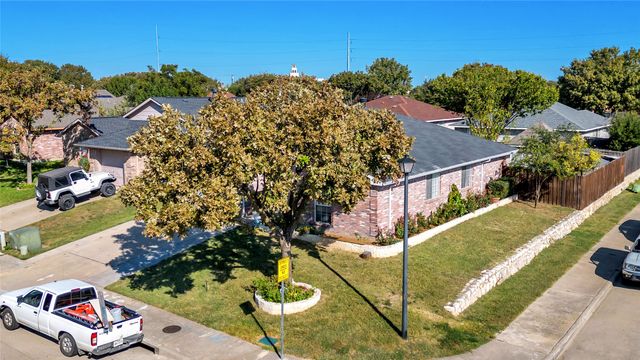 5219 Tato Drive, Dallas, TX 75211