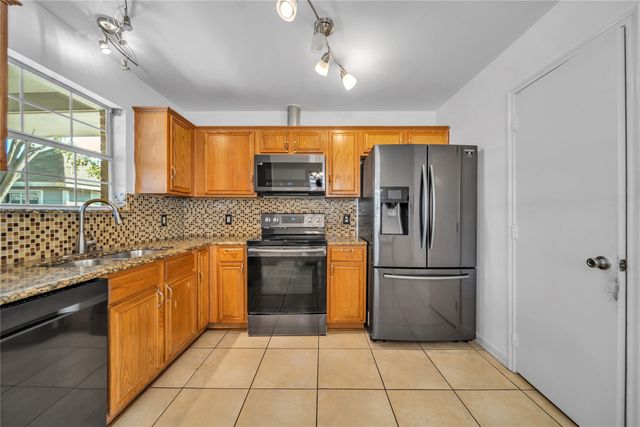 5219 Tato Drive, Dallas, TX 75211