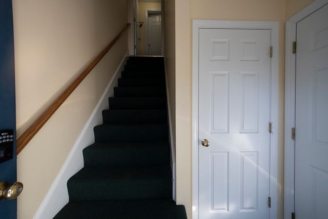 1017 Middlesex St 5, Lowell, MA 01851