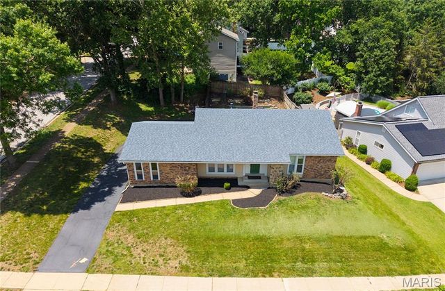 607 Garden Leaf Court, Ballwin, MO 63011