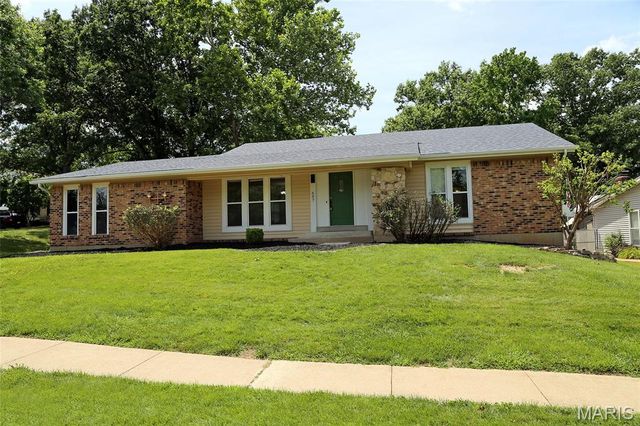 607 Garden Leaf Court, Ballwin, MO 63011