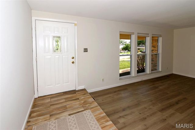 607 Garden Leaf Court, Ballwin, MO 63011