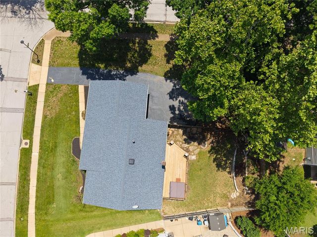 607 Garden Leaf Court, Ballwin, MO 63011