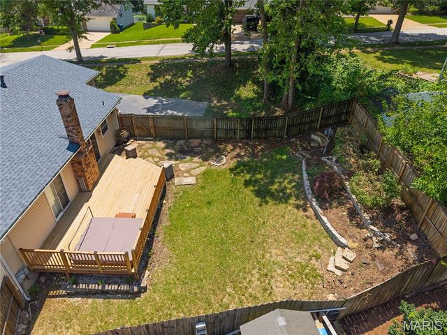 607 Garden Leaf Court, Ballwin, MO 63011