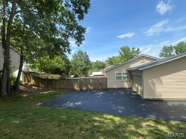607 Garden Leaf Court, Ballwin, MO 63011