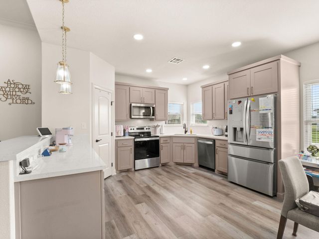 206 Liberty Dr, Leesville, LA 71446