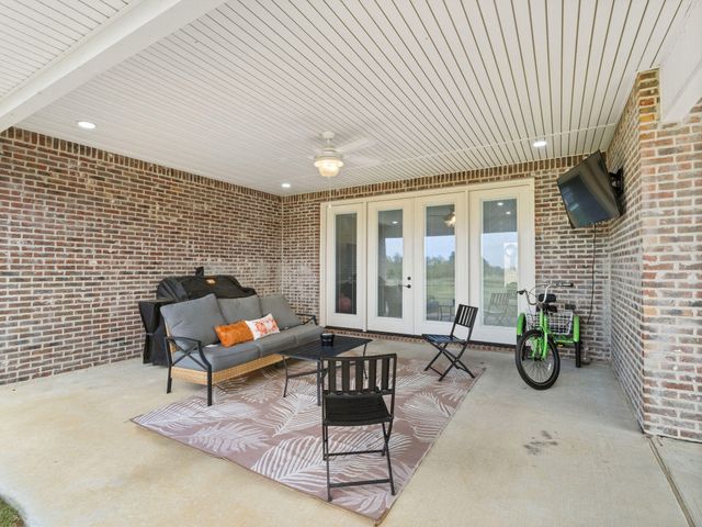 206 Liberty Dr, Leesville, LA 71446