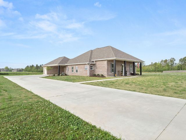 206 Liberty Dr, Leesville, LA 71446