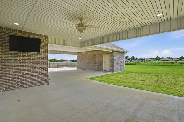 206 Liberty Dr, Leesville, LA 71446